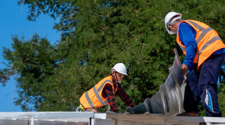 Expert flood damage restoration services in Van Lear, KY
